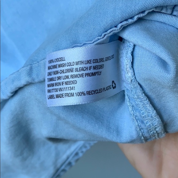 🎈 DONATED 🎈 soft half button up - Picture 5 of 5